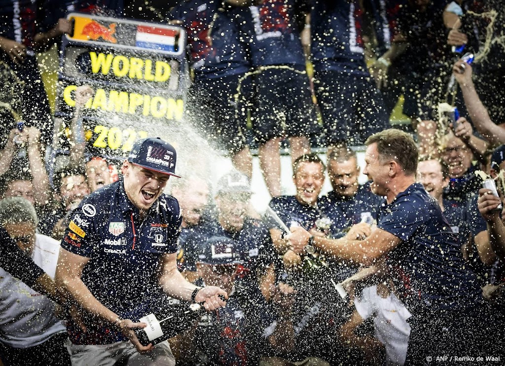 Kranten vergelijken prestatie Verstappen met die van Cruijff