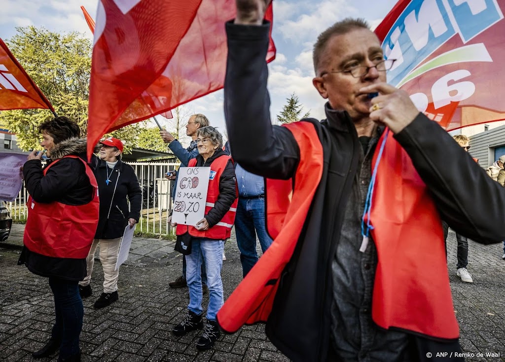 FNV: donderdag opnieuw staking in zorg- en leerlingenvervoer