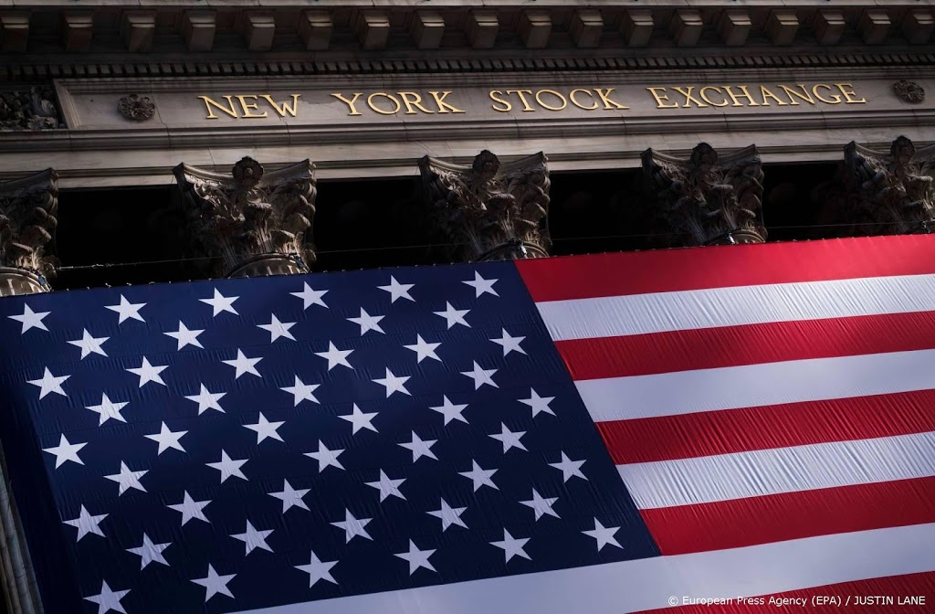 Winstnemingen zetten Wall Street in het rood