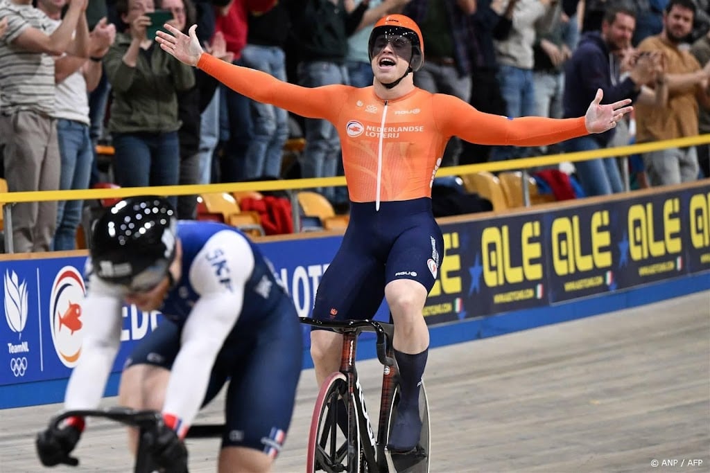 Show Lavreysen eindigt met EK-goud op keirin