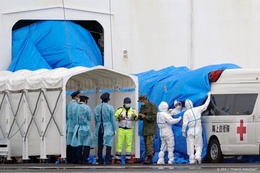Eerste passagiers hebben quarantaineschip bij Japan verlaten