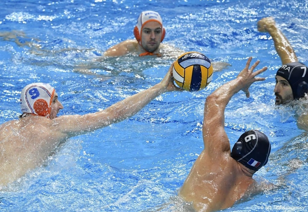 Waterpoloërs starten OKT met nipte zege op Duitsland
