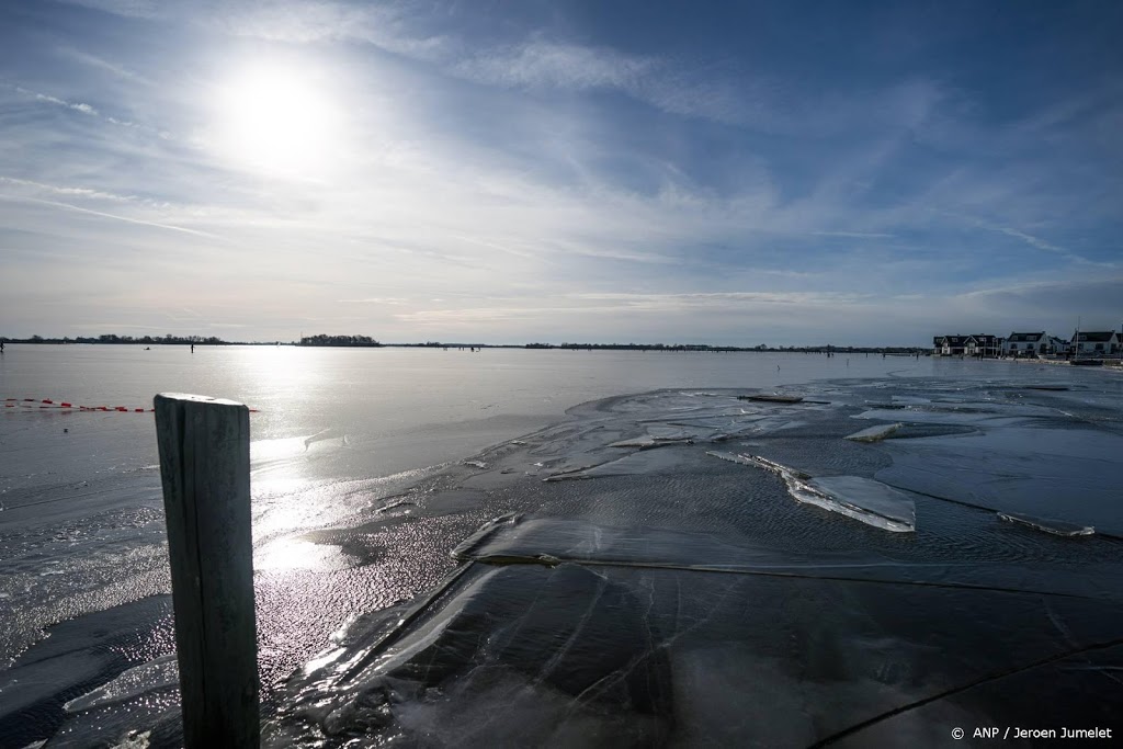 Einde aan ijspret: schaatsers gewaarschuwd van ijs te gaan