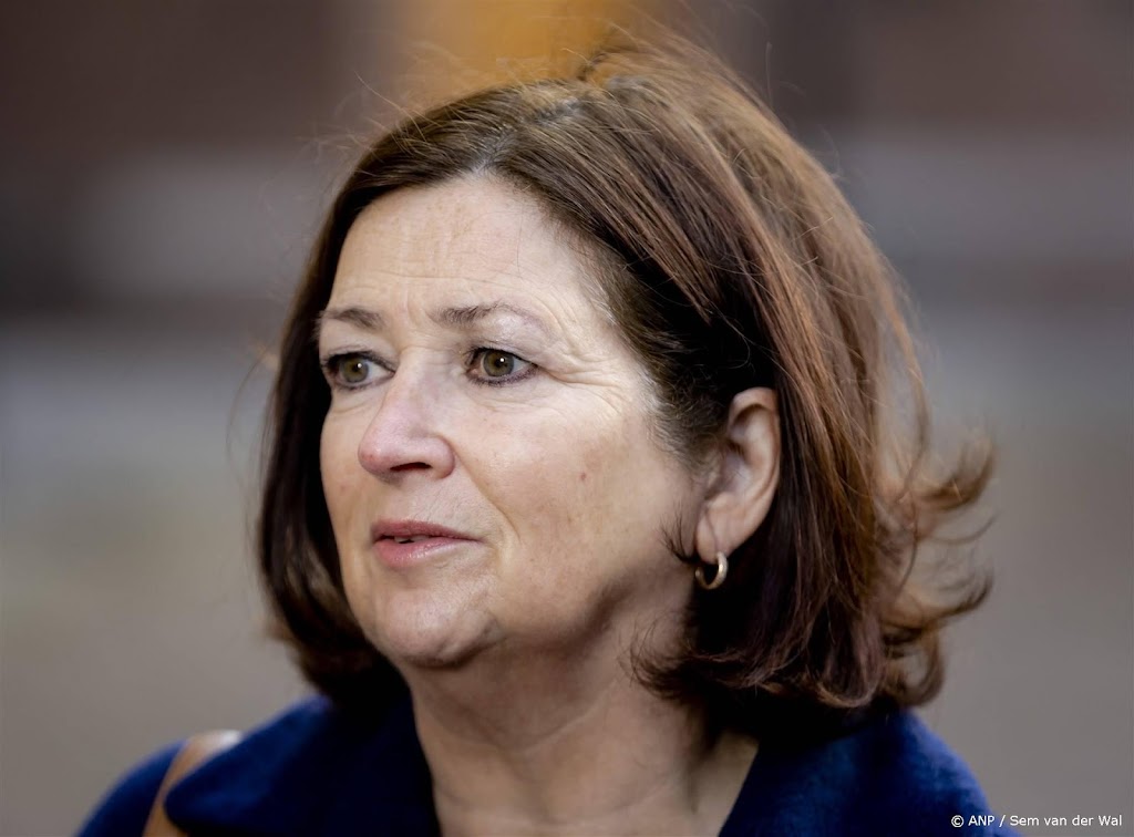 Kamer wil tegen wens minister in speciale covid-poliklinieken
