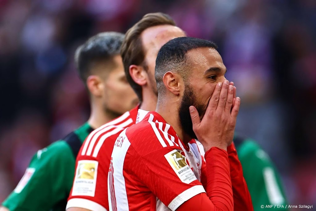 Bayern München met Mazraoui tegen Lazio, De Ligt op de bank