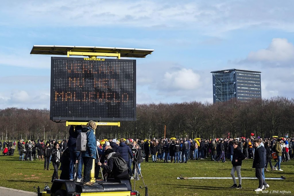 Burgemeester Den Haag ontbindt demonstratie op Malieveld