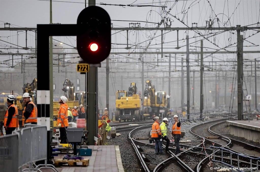 Rotterdam Centraal zaterdag onbereikbaar per trein door spoorwerk