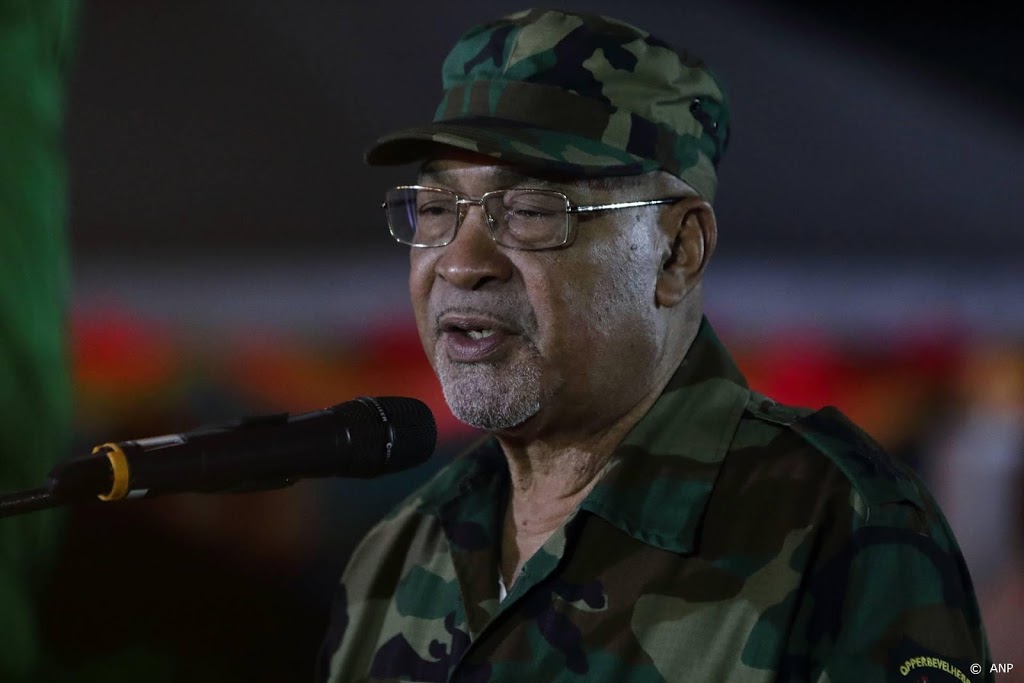 Bouterse biedt excuses aan voor niet naleven afstandregels