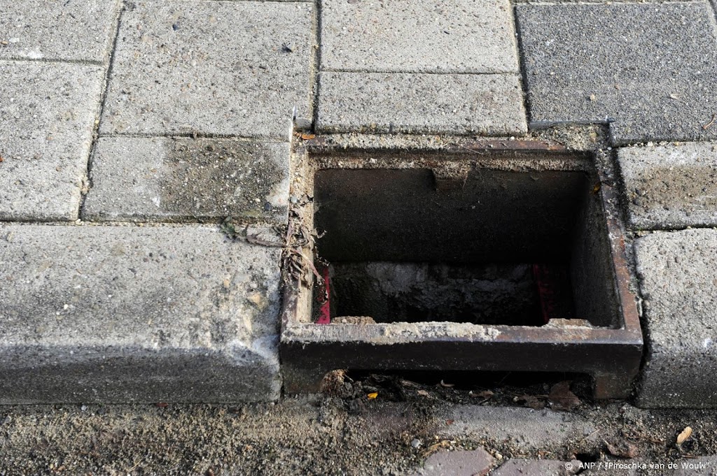 Menselijke resten gevonden in rioleringsput Amsterdam