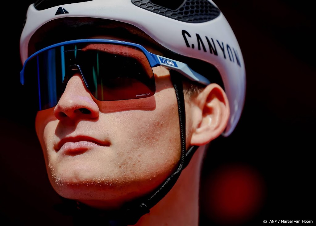 Ploeg Van der Poel met vijf Belgen en Zwitser in Parijs-Roubaix