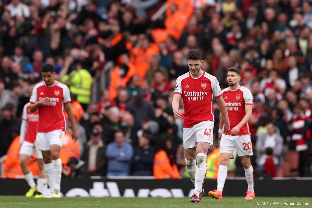 Arsenal laat koppositie in Engeland aan ManCity door nederlaag