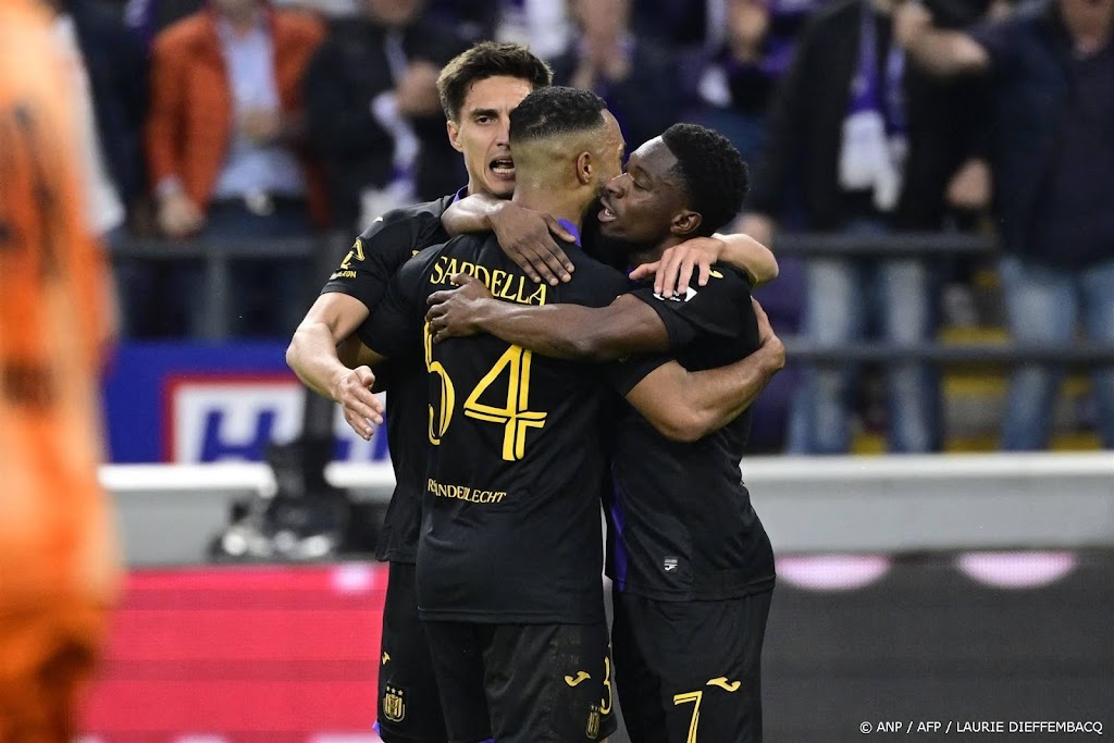 Anderlecht klopt Union en neemt koppositie over
