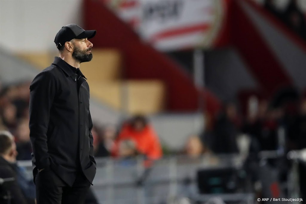 PSV legt 17-jarige Liam van Nistelrooij voor drie jaar vast