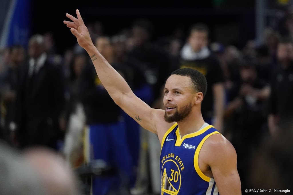 Basketballers Warriors verder in play-offs NBA