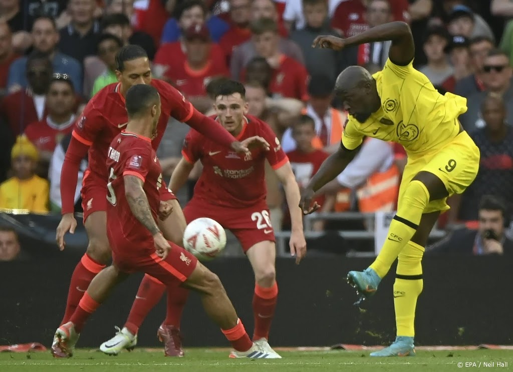 Klopp heeft goede hoop voor uitgevallen Van Dijk in cruciale fase
