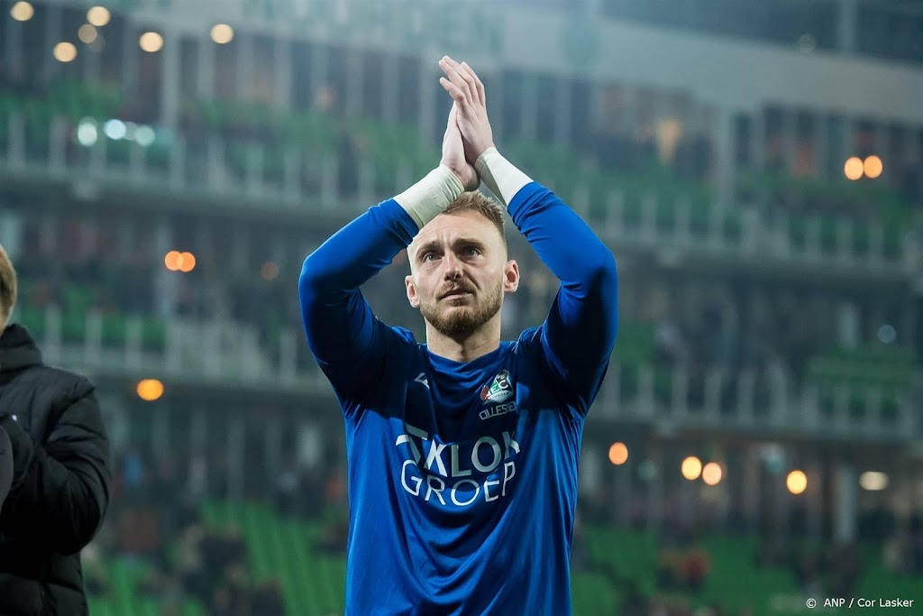 Bondscoach Koeman laat doelman Cillessen niet vallen