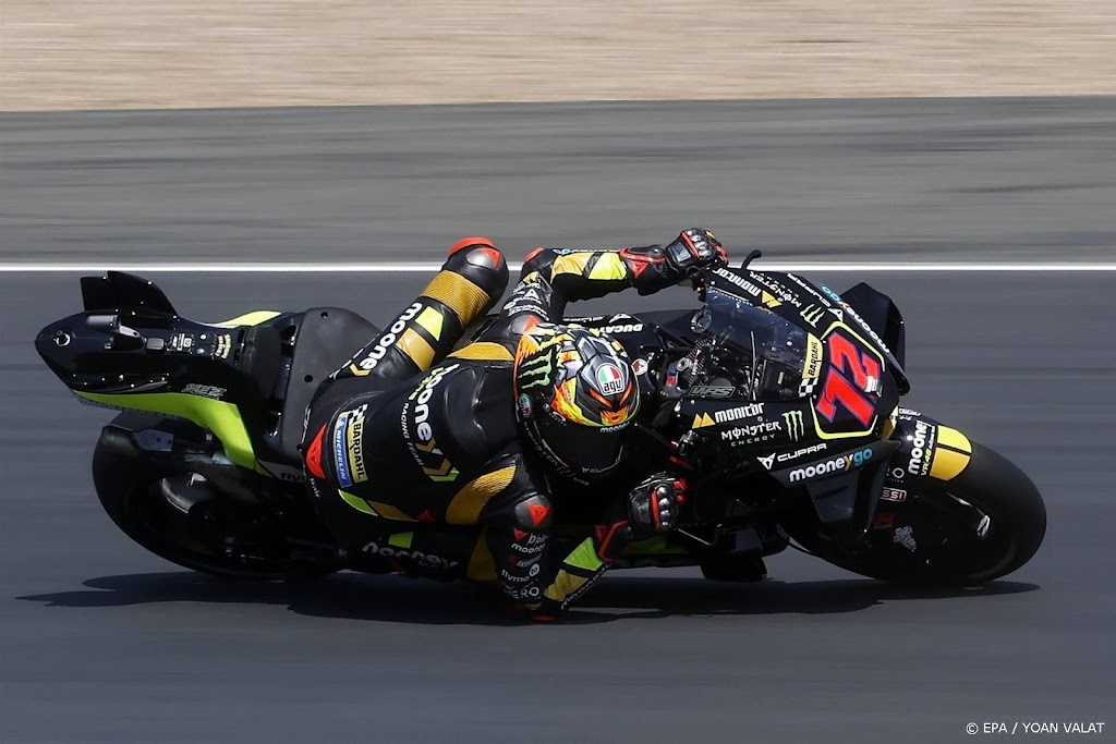 Italiaan Bezzecchi wint duizendste race MotoGP na crash Bagnaia