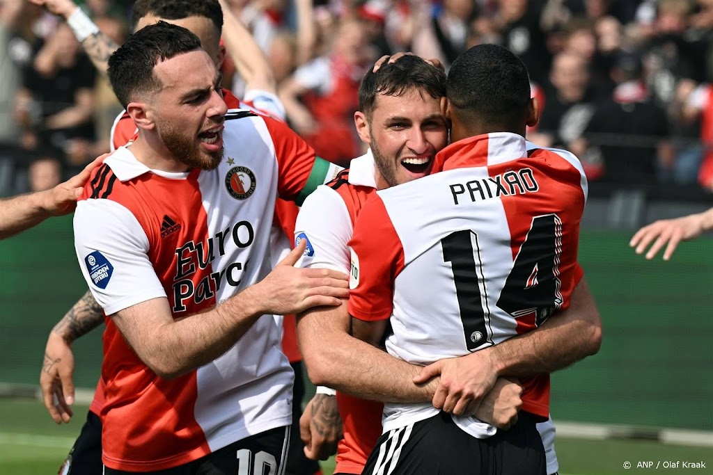 Feyenoord verslaat Go Ahead Eagles en is landskampioen