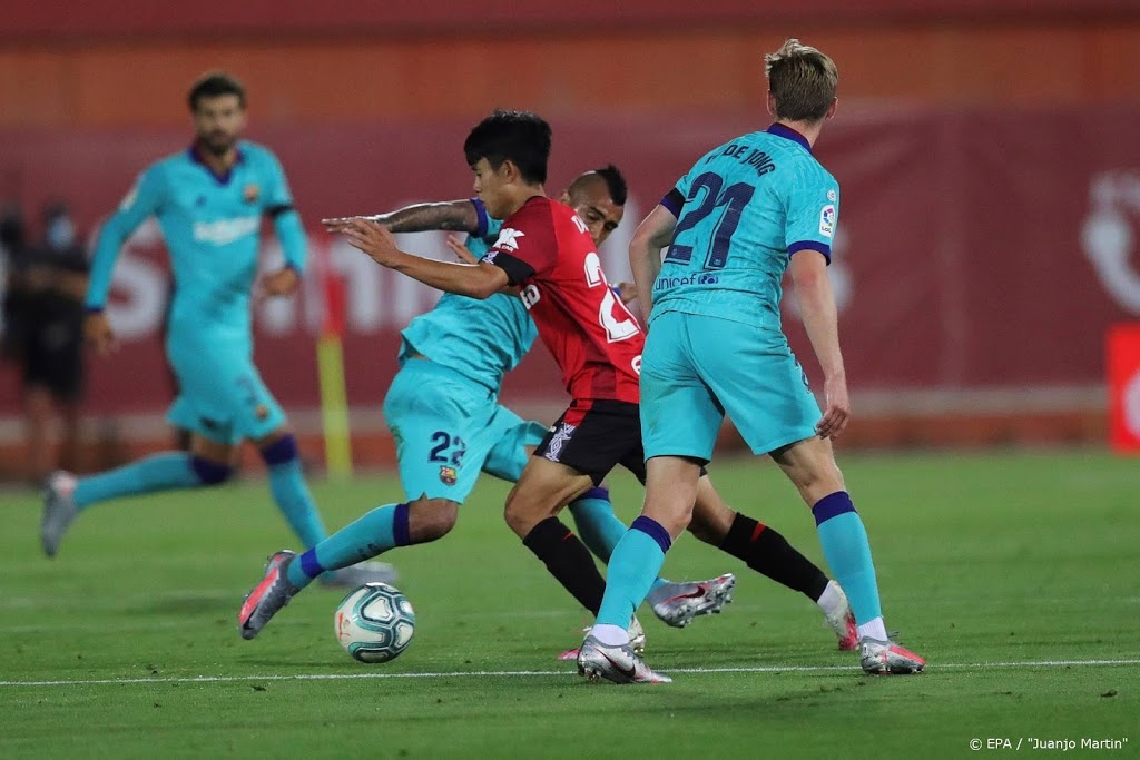 Aangeslagen Frenkie de Jong vroeg zelf om wissel bij Barça