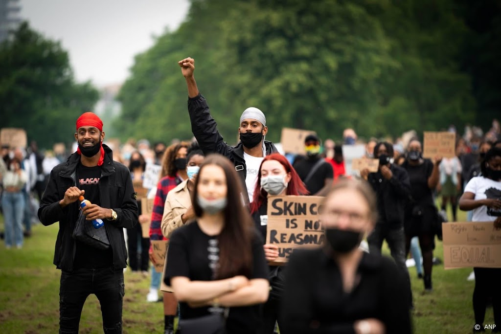 Antiracismeprotest in Almere trekt zo'n 2600 betogers