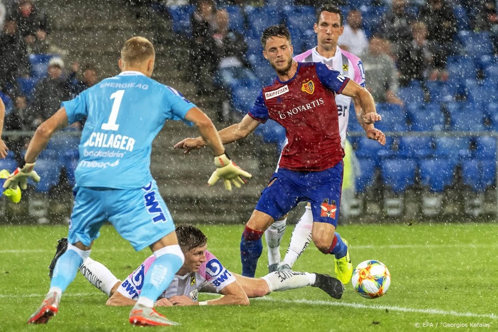 Voetballer Van Wolfswinkel maakt kortstondig rentree bij FC Basel