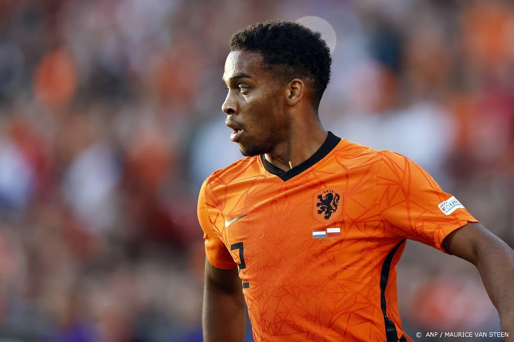 Van Gaal laat Timber en Aké buiten selectie voor duel met Wales