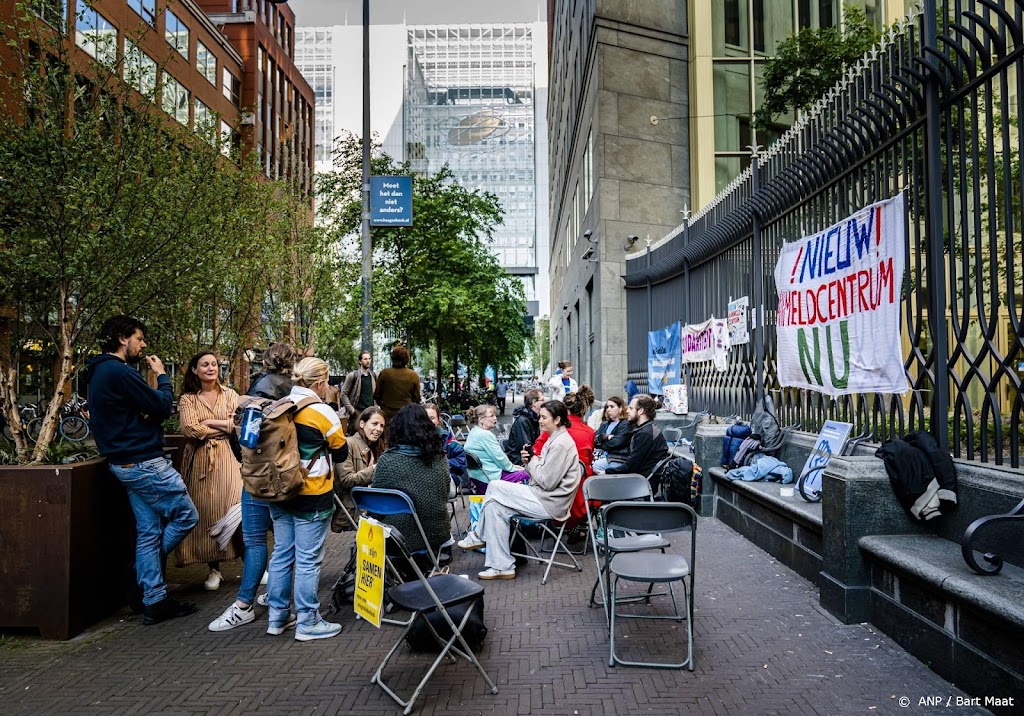 Betoging bij ministerie uit protest tegen situatie in Ter Apel