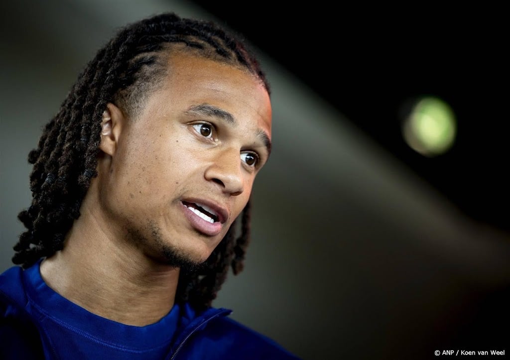 Prijzenpakker Aké blijft zichzelf, ook als tweede aanvoerder Oranje