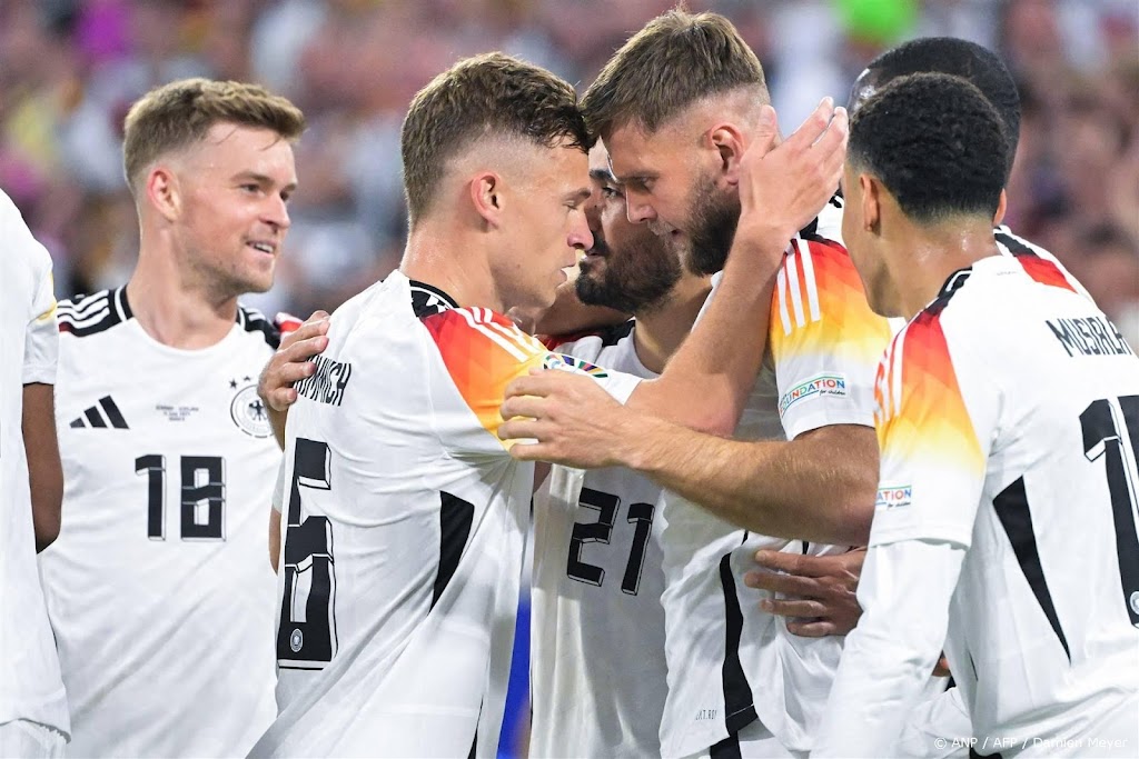 Duitsland opent EK in eigen land met ruime zege op Schotland