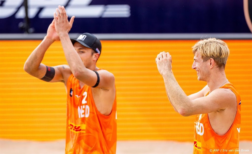 Publiek steunt beachvolleyballer Van de Velde na zege op EK