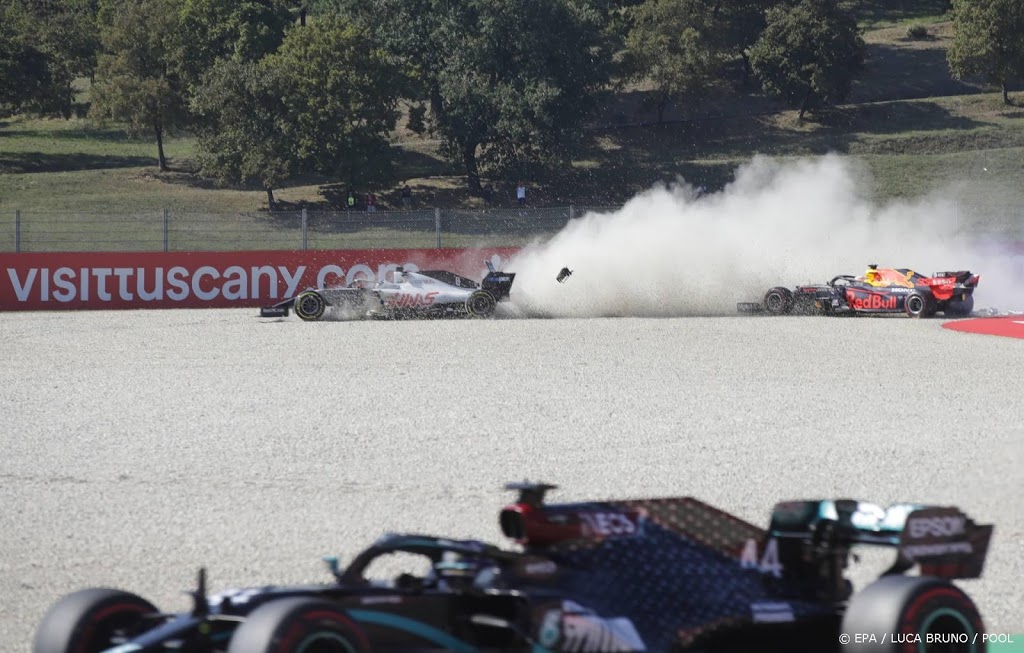 Waarschuwing voor twaalf coureurs Formule 1 na kettingbotsing