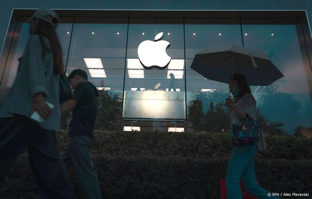 Nederlandse aanbieders iPhone 12 wachten toezichthouder af