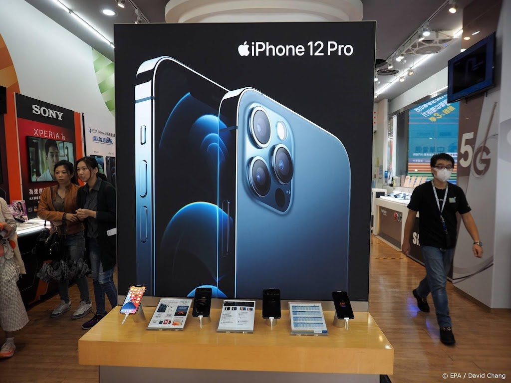 Apple krijgt miljoenenboete om verkoop iPhone zonder oplader