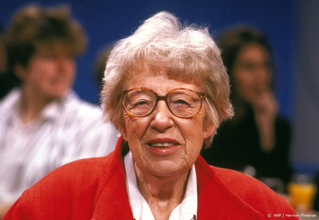 Levensgroot LEGO-standbeeld Annie M.G. Schmidt onthuld