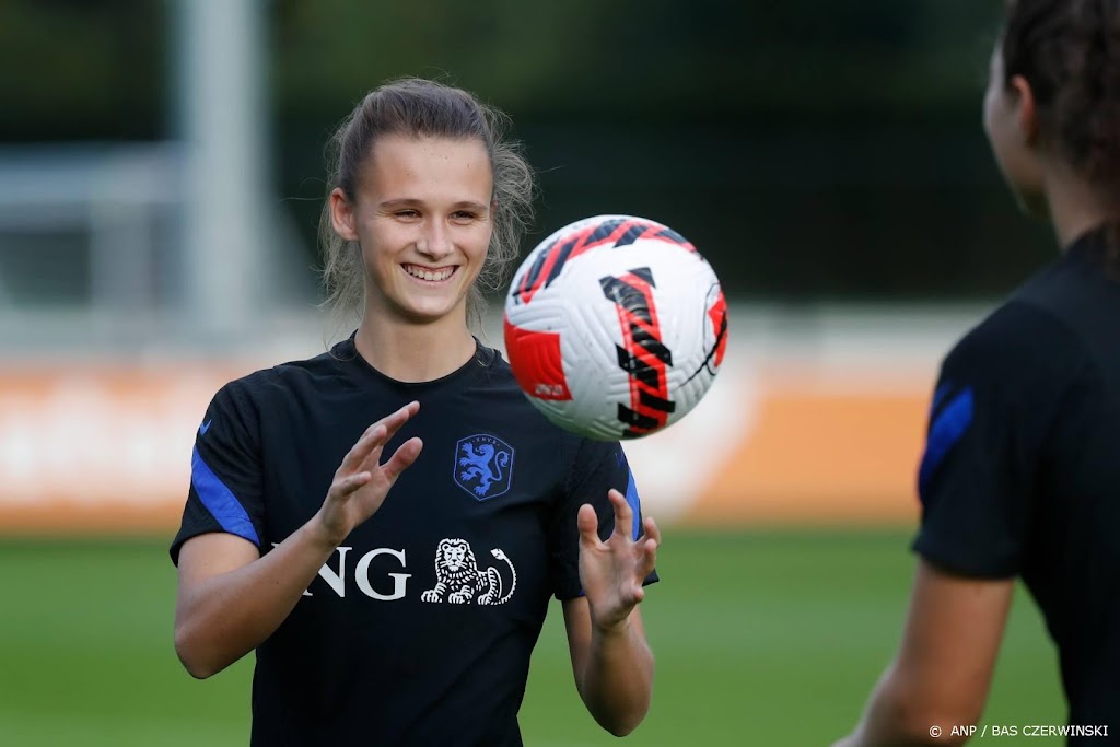 Voetbalsters FC Twente houden Ajax van koppositie af