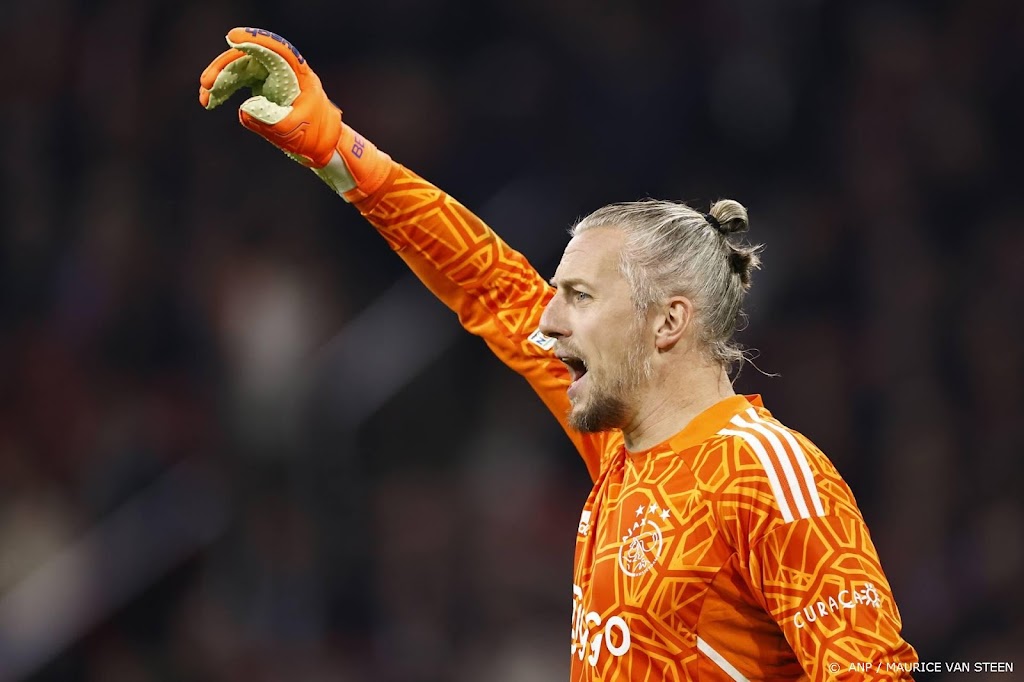 Pasveer krijgt bij Oranje rugnummer 1, Bijlow nummer 13
