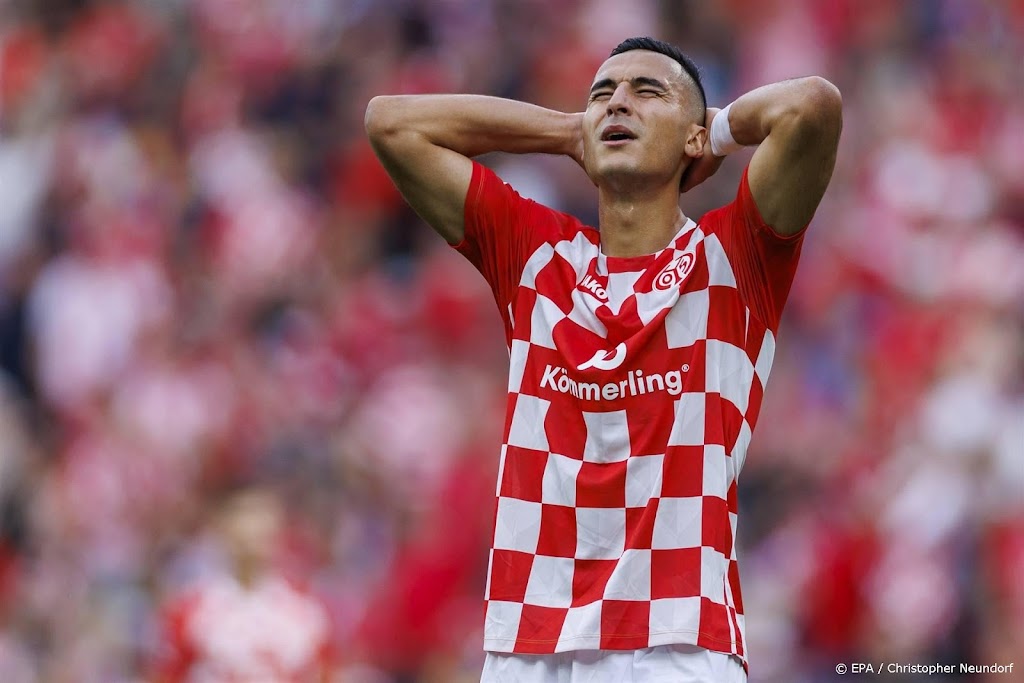 Duitse krant: voetballer El Ghazi vecht ontslag door Mainz 05 aan