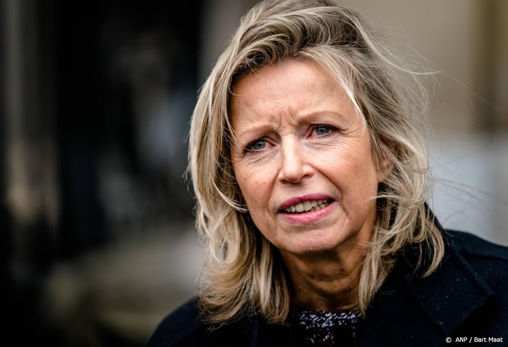 Ollongren: strenge sancties bij Russische inval in Oekraïne