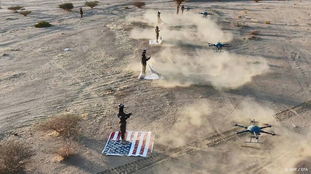 VS: straaljagers schieten Houthi-raket boven Rode Zee neer