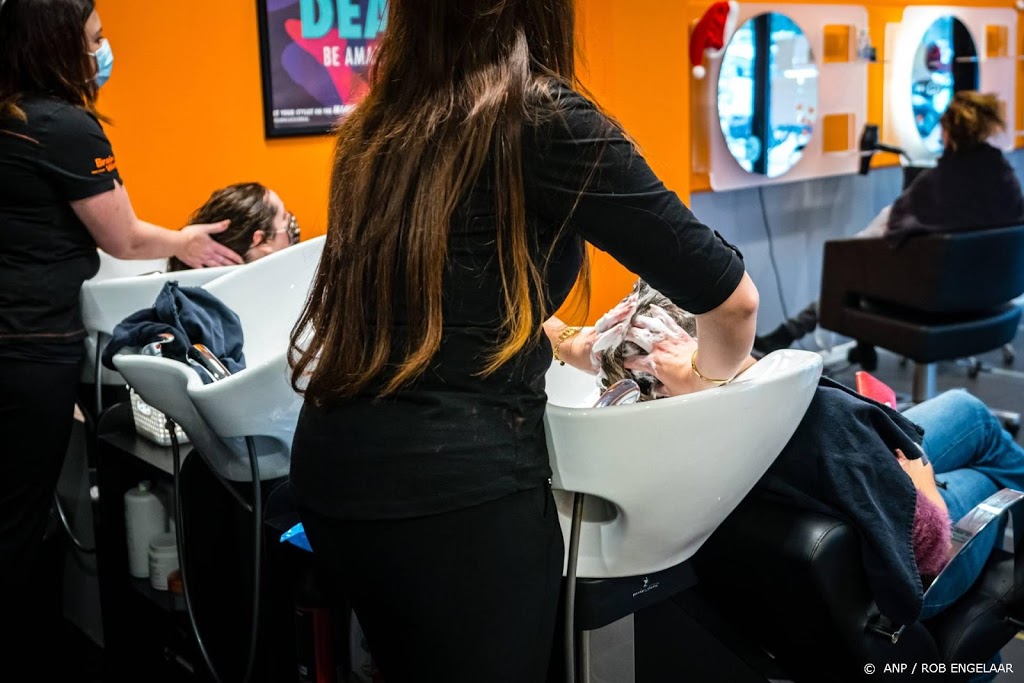 Kappers doen donderdag alvast het licht aan