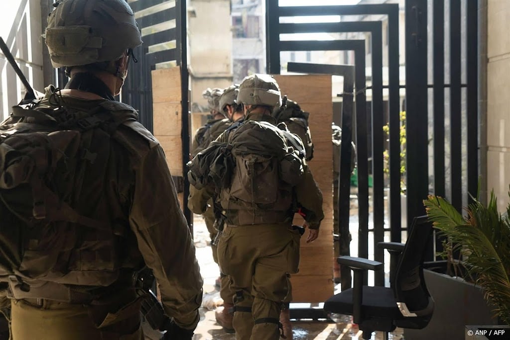 Israëlische troepen vallen ziekenhuis in Gaza binnen