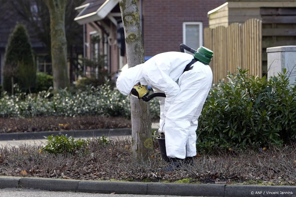 Opruimen asbest Vroomshoop duurt nog weken, treinen rijden weer