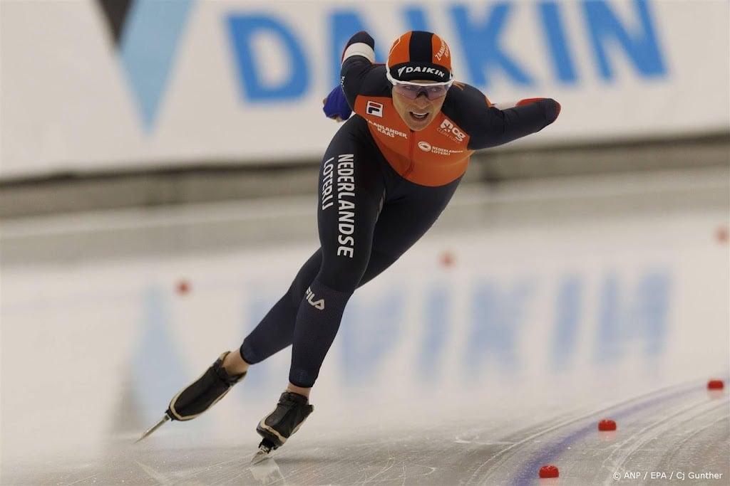 Schouten schaatst in Calgary naar eerste wereldtitel op 3000 meter