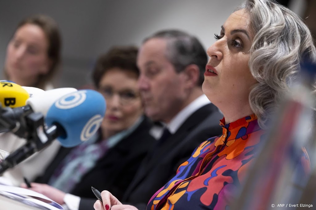 Volt-Kamerlid: Gündoğan moet aangiftes intrekken