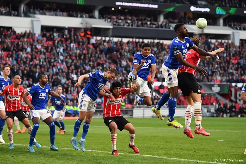 Acht mensen aangehouden rond PSV - Leicester City