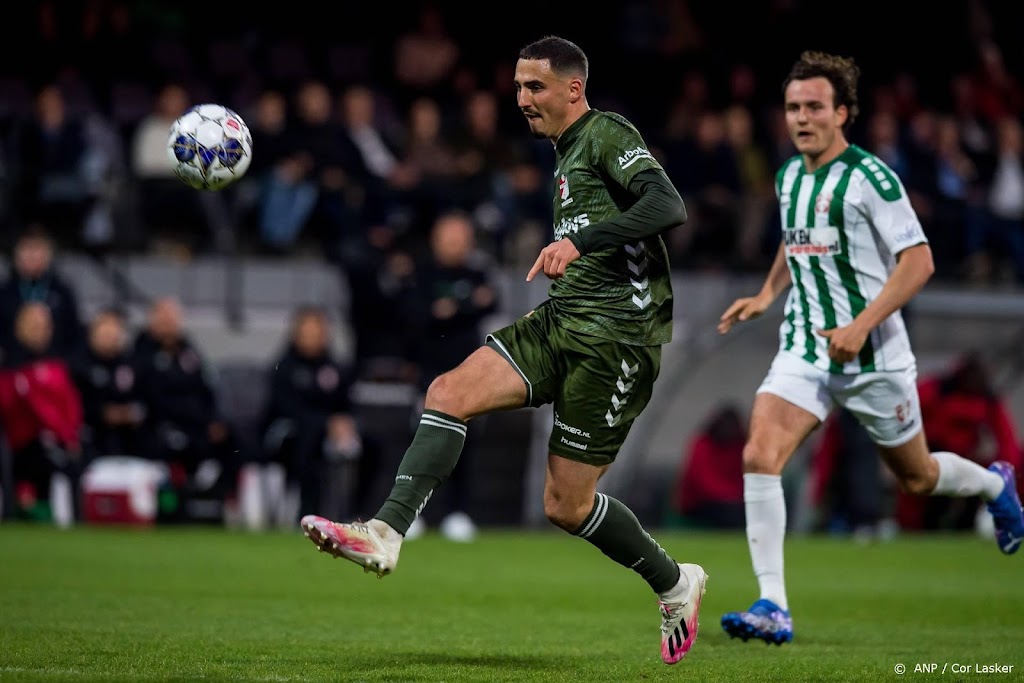 FC Emmen wint bij Dordrecht en promoveert naar Eredivisie