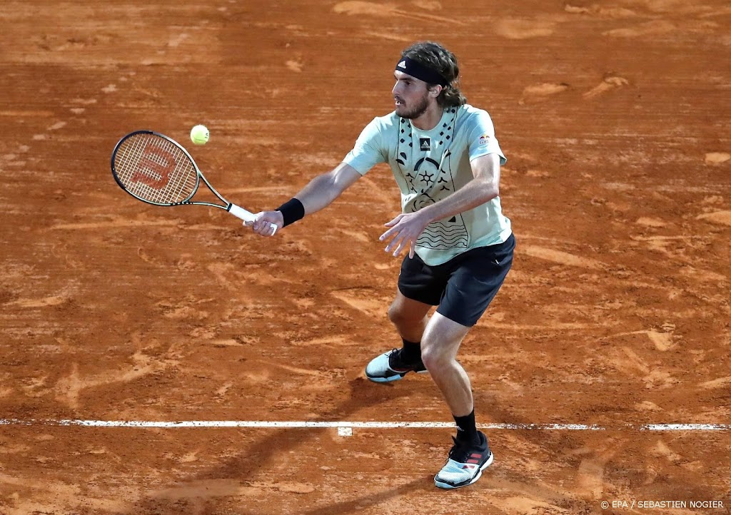 Titelverdediger Tsitsipás door naar halve finale in Monte Carlo