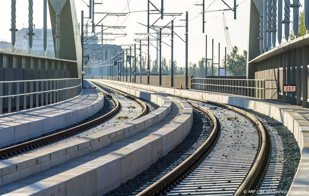 Bijna 100 miljoen om twee dieselspoorlijnen te elektrificeren