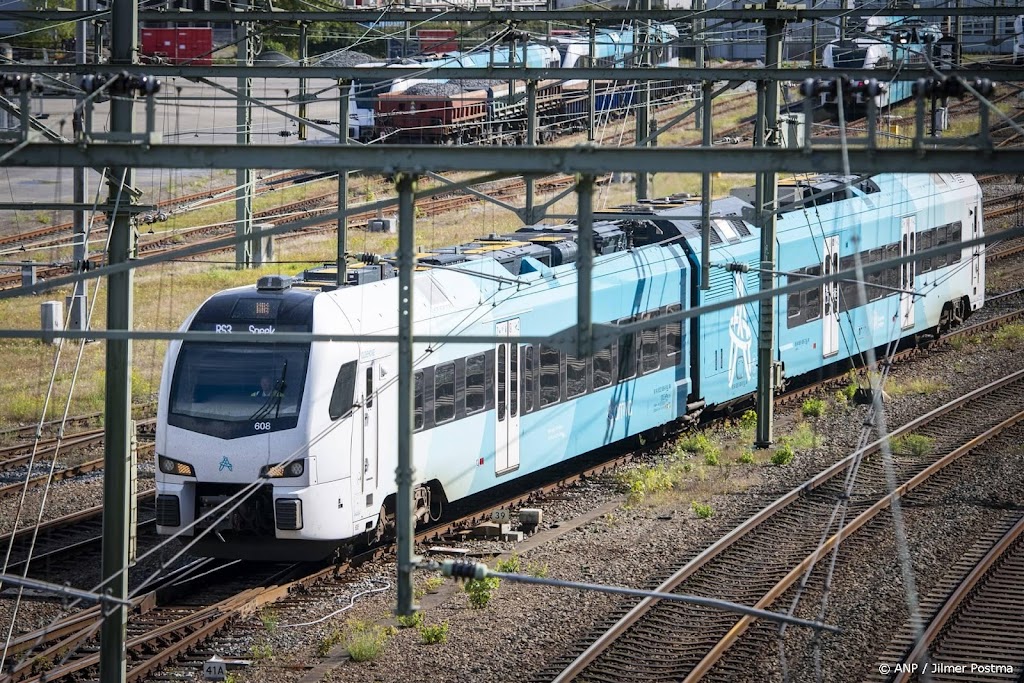 Ook Arriva legt treinverkeer zaterdag drie minuten stil