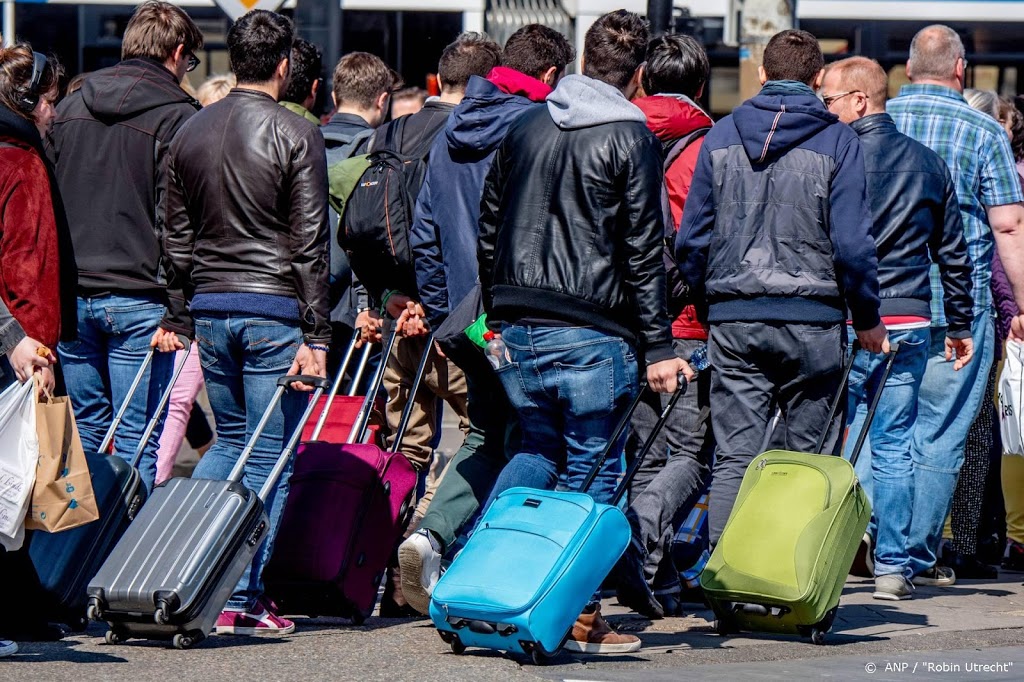 Duizenden steunen petitie tegen terugkeer massatoerisme Amsterdam